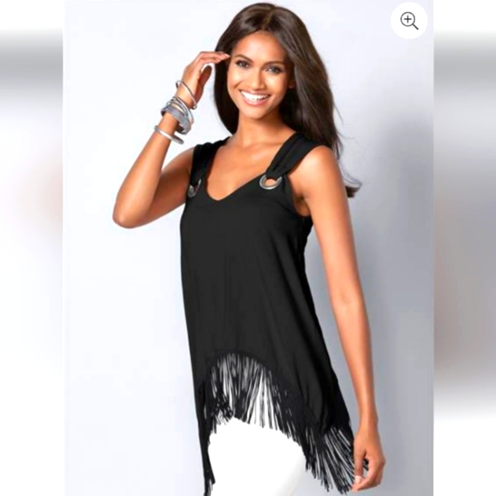 Fabulous Fringe and Gommett detail tank